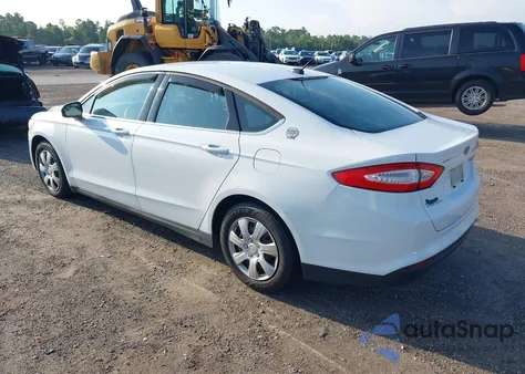 2013 Ford Fusion S z USA, uszkodzony, nr VIN 3FA6P0G77DR356773